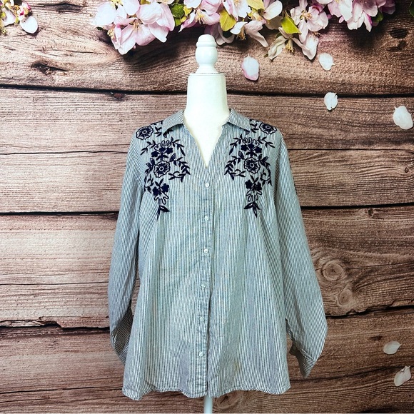 SOLD 🛍️ Westport Women’s Cotton Floral Embroidered Striped Button Down Blouse - Picture 1 of 7